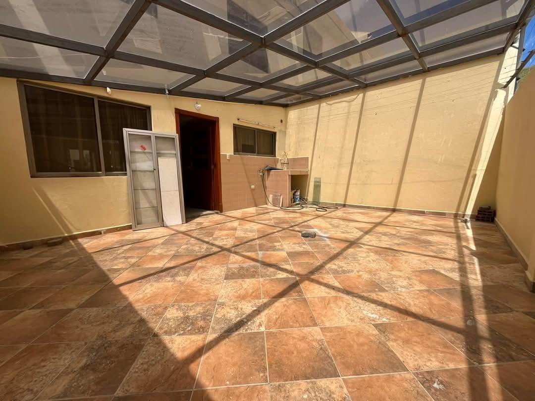 BONITA CASA EN LA URBANIZACIÓN LOS ALMENDROS