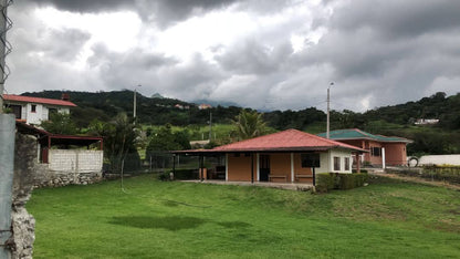Hermosa Quinta  En yunguilla.