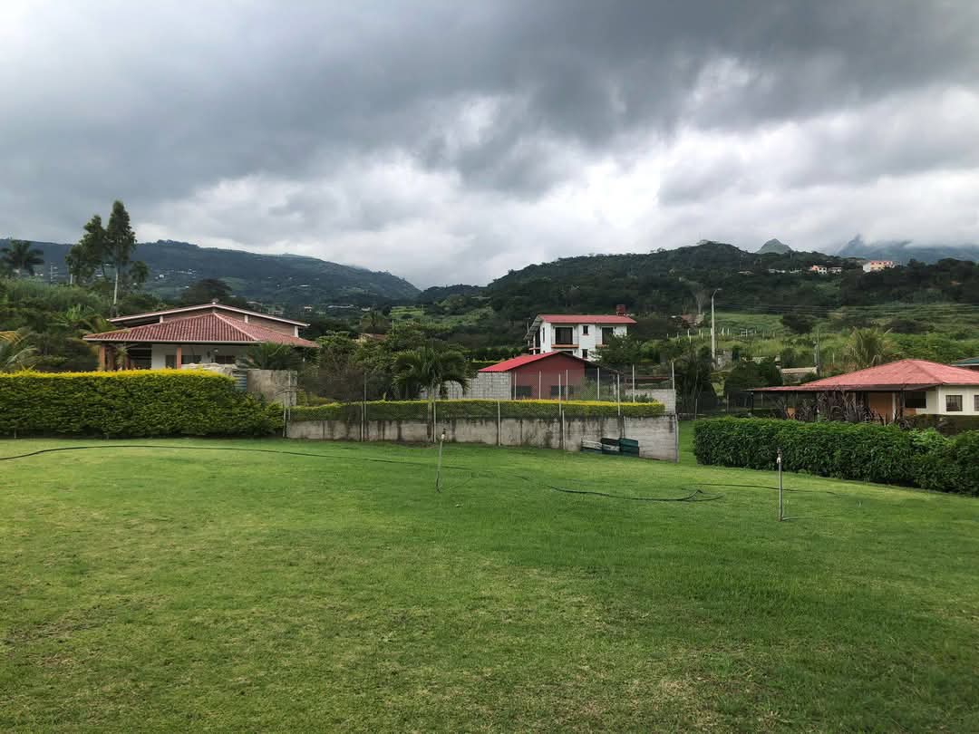 Hermosa Quinta  En yunguilla.